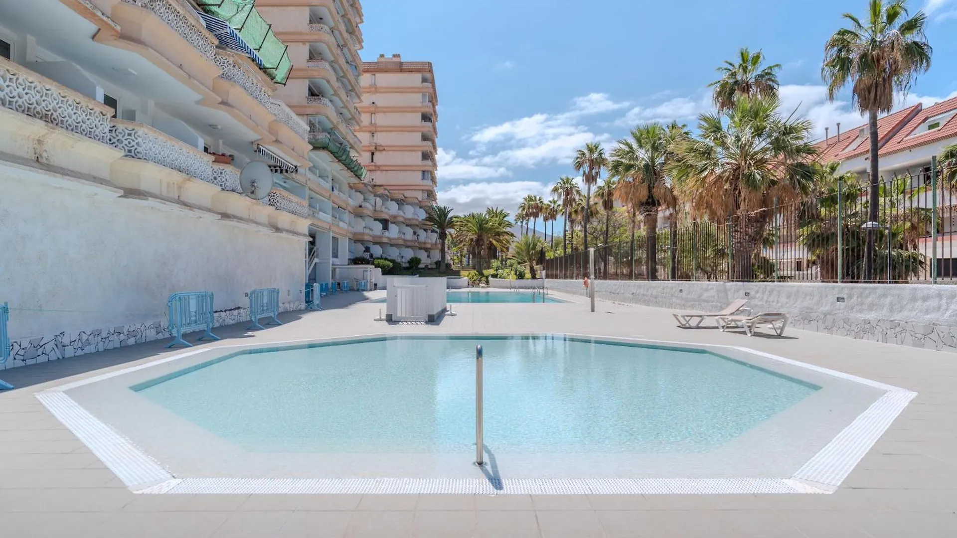 アパート Go2Tenerife Apart'Luna Pool & Sea View アロナ